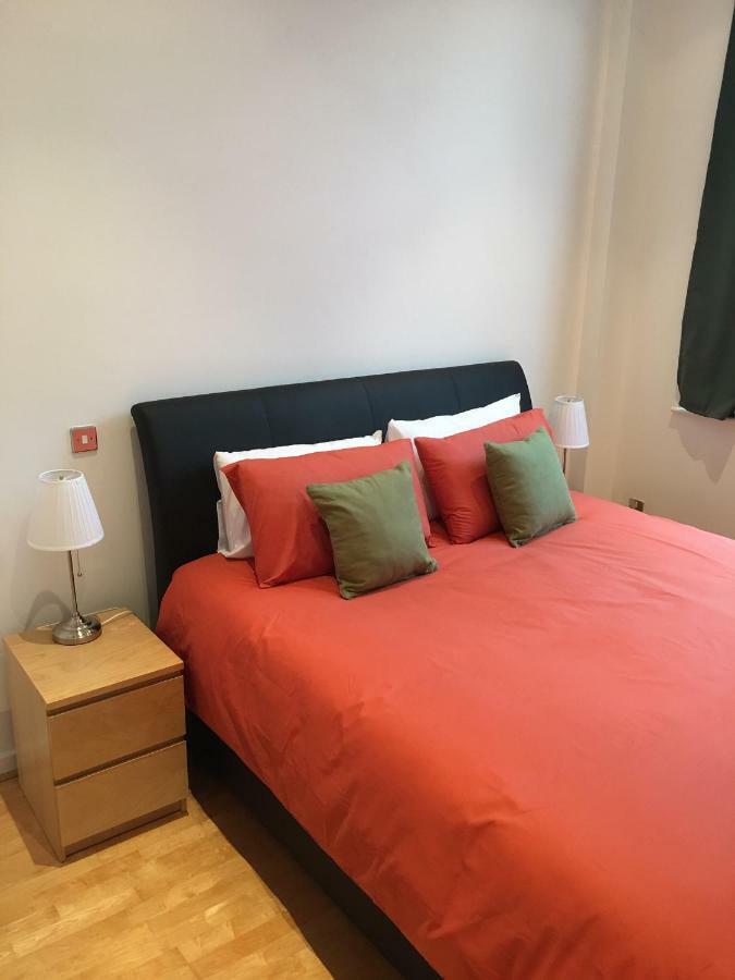 Stylish City Centre Apartment คาร์ดิฟฟ์ ภายนอก รูปภาพ
