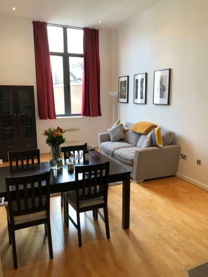 Stylish City Centre Apartment คาร์ดิฟฟ์ ภายนอก รูปภาพ