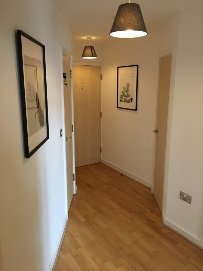 Stylish City Centre Apartment คาร์ดิฟฟ์ ภายนอก รูปภาพ